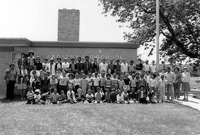 SB2606 LastschoolpictureofRosenwaldLaboratorySchool KentuckyState 1977 GHedit